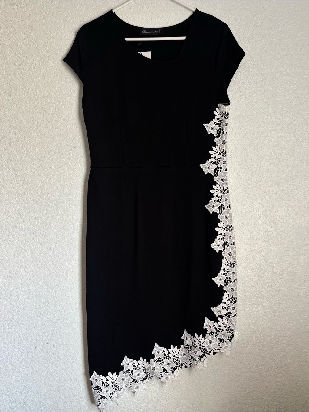 Drimmaks Black Sheath Dress White Lace Trim Cap Sleeve Boat Neck Knee Length L